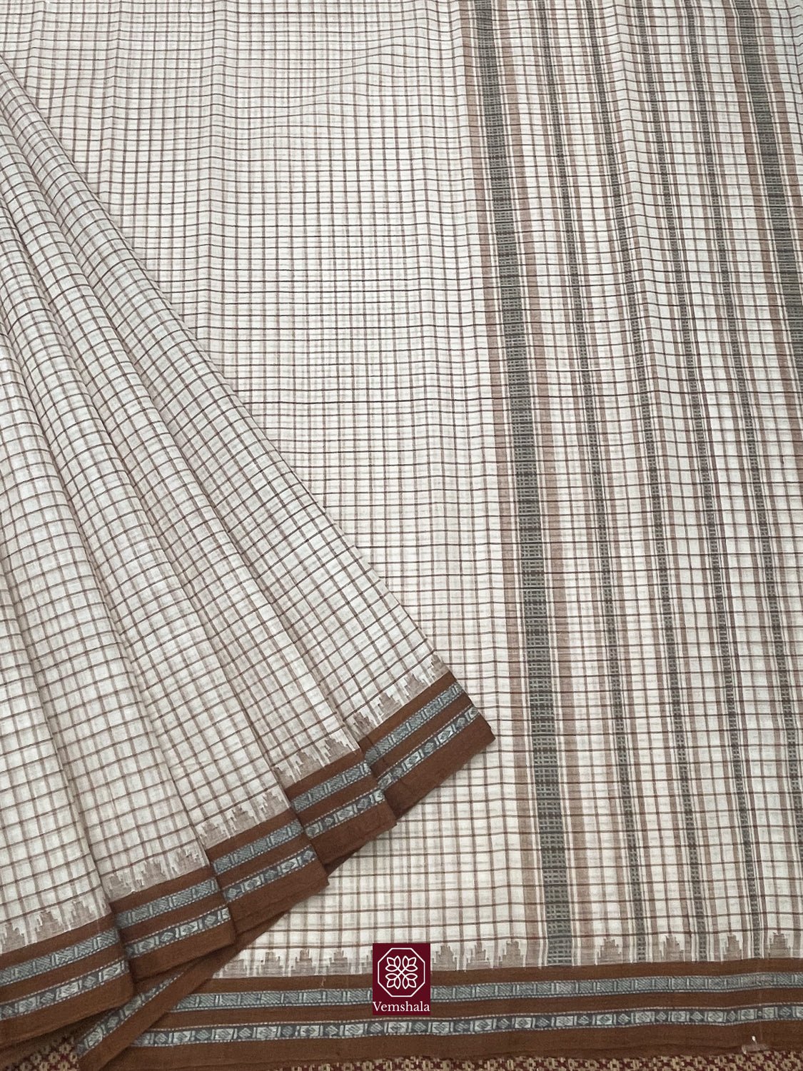 Ecru - Bronze Checks Ponduru Cotton Saree - Baagh