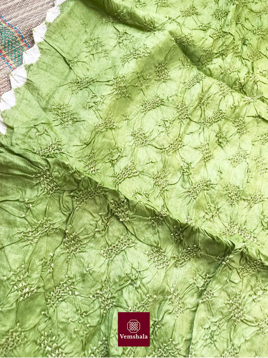 Sap Green Tussar Silk Bandhani / Bandhej Stole
