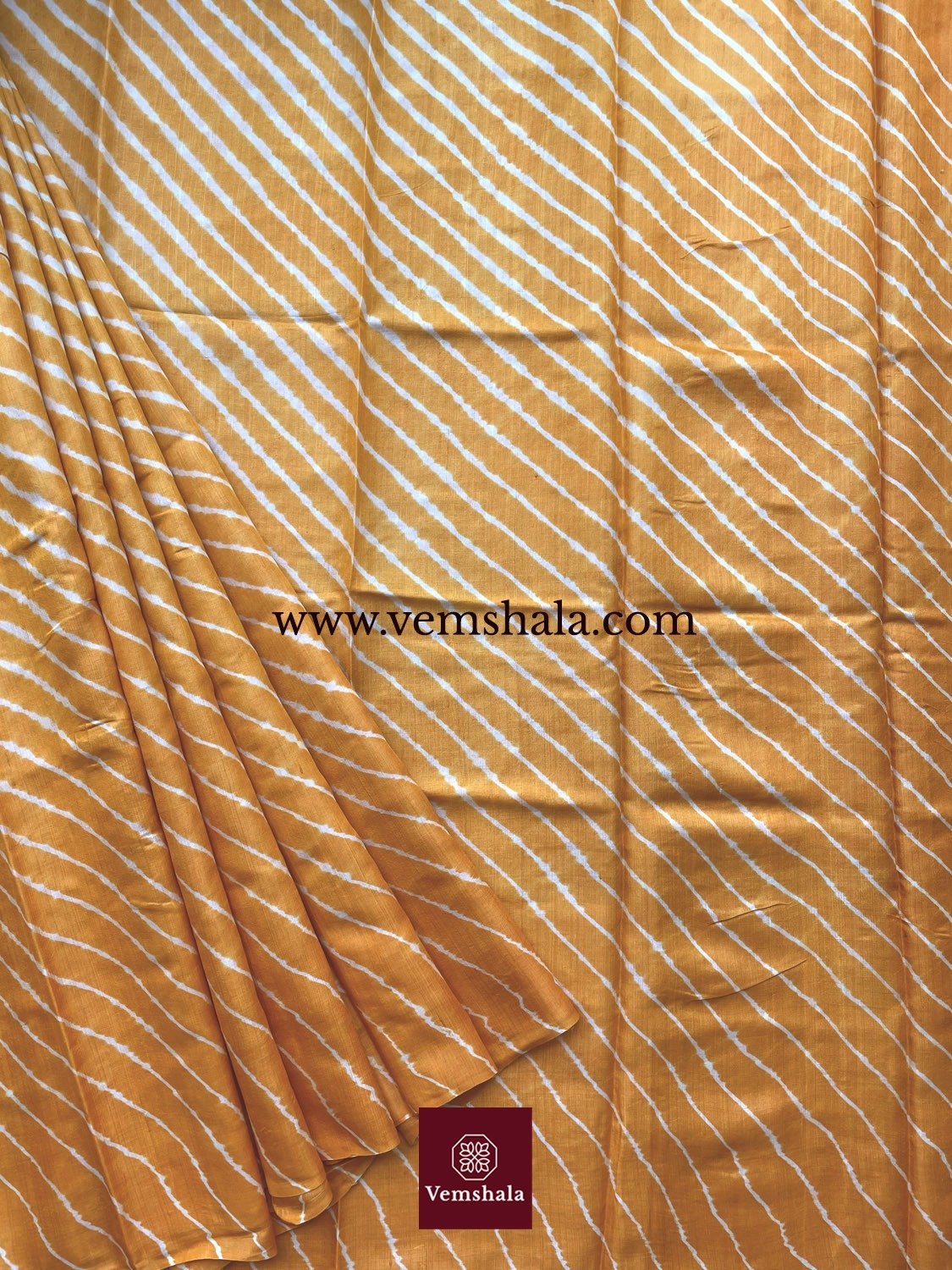 Yellow Gold / Antique white Leheriya Silk Saree - Vemshala